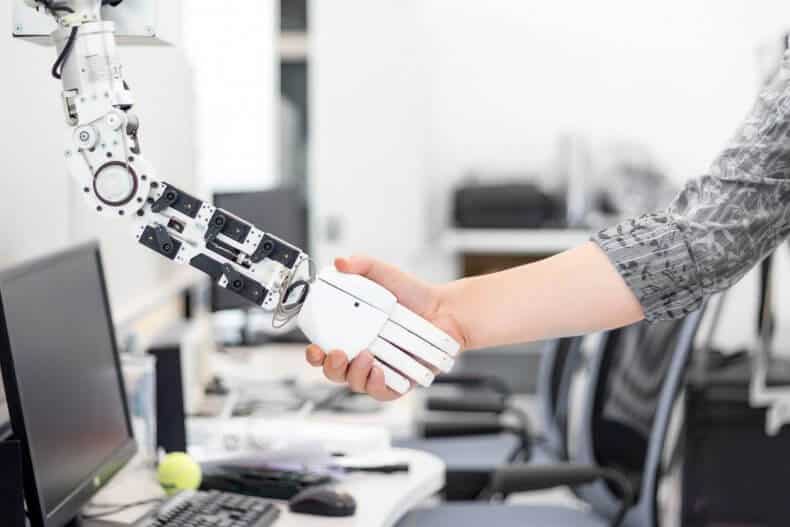 Tecnología en los Contact Center: Coexistencia entre bots y personas