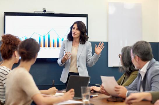 Liderazgo femenino y poder blando: ¿existe algún vínculo?