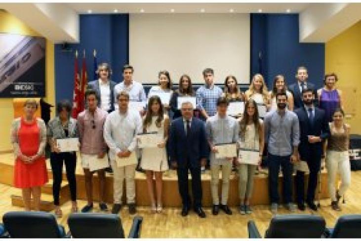 ESIC entrega los diplomas a los “Miembros del Cuadro Académico” de los Premios Excelencia 2014-2015