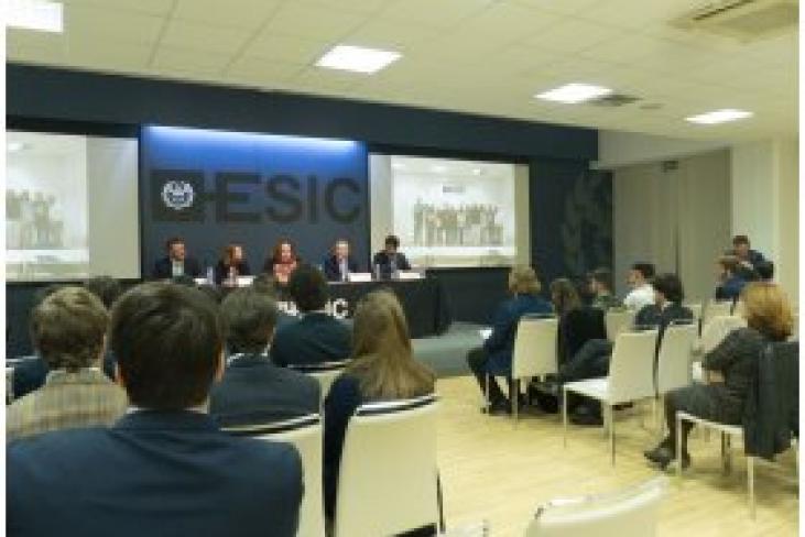 ESIC Sevilla celebra la tercera edición del apadrinamiento de alumnos de primer curso de la mano de Andex y el Centro de Transfusiones