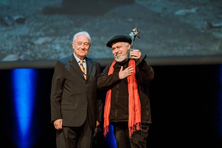 El Padre Peio Sánchez recoge el Premio Aster de la Parroquia de Santa Anna