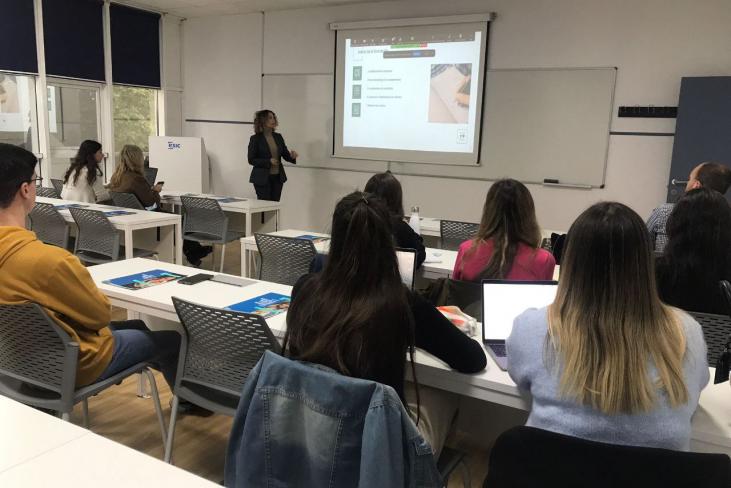 Evento-crear-marketing-digital-esic-sevilla-keka-sanchez