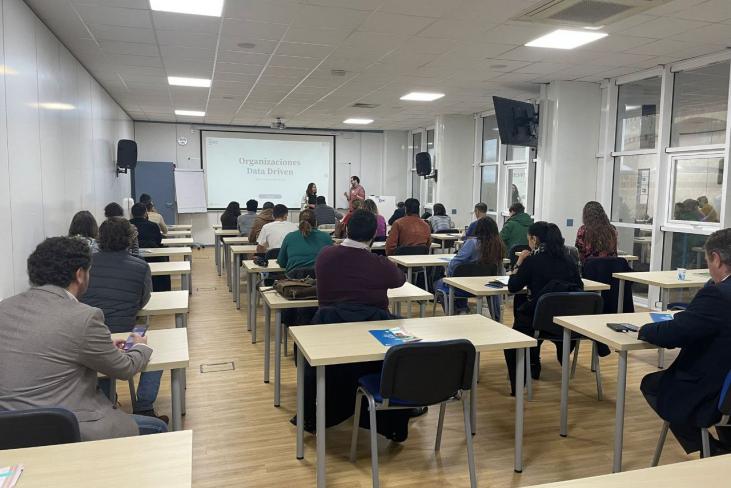 Sala llena de gente en ESIC Sevilla