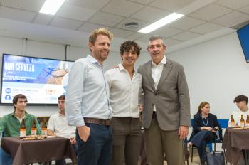 jandro Álvarez Sánchez, Sales Manager at Hijos de Rivera and ESIC alumnus with Agustín Carrilero, General Director of ESIC C.V. and Marcelo Carmena from MásESIC.