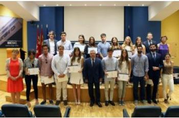 ESIC entrega los diplomas a los “Miembros del Cuadro Académico” de los Premios Excelencia 2014-2015