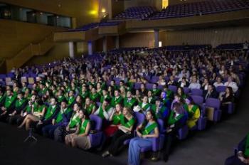 El campus de Valencia de ESIC celebra la Graduación de Grado