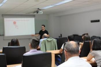 Sales Funnel Canvas, presentado por Javier Echaleku, en ESIC Valencia